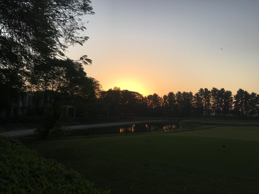 Villa At Tarudhan Valley Golf Resortマネサール エクステリア 写真